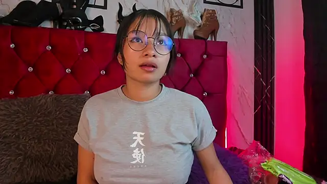 Snapshot of Kittytokio chatting on April 2026 09:59:02 PM Kittytokio online show from April 2026 09:59:02 PM