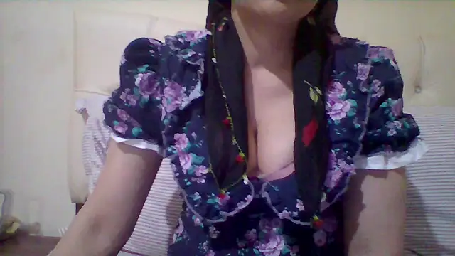 Snapshot of busex25 chatting on May 2026 09:21:01 PM busex25 online show from May 2026 09:21:01 PM