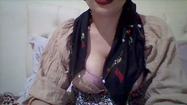 Snapshot of busex25 chatting on June 2026 08:53:02 PM busex25 online show from June 2026 08:53:02 PM