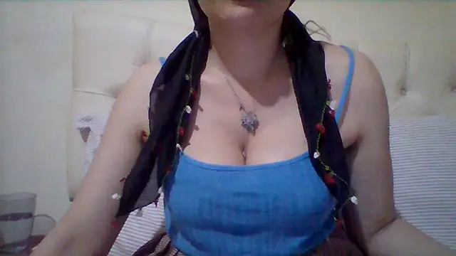 Snapshot of busex25 chatting on July 2026 09:43:02 PM busex25 online show from July 2026 09:43:02 PM