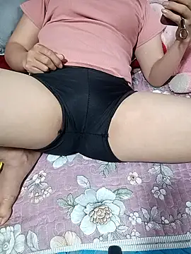 Snapshot of __Merry__ chatting on April 2026 05:23:01 AM Merry online show from April 2026 05:23:01 AM