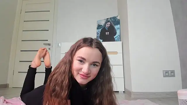 AlinaLuxxx online show from May 2026 10:33:02 AM