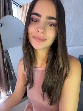 Snapshot of EmmaVonn chatting on June 2026 08:00:02 PM EmmaVonn online show from June 2026 08:00:02 PM