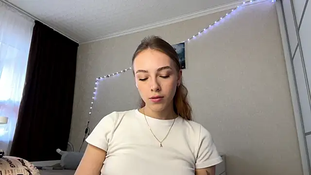 EvaMerci online show from March 2026 07:31:02 AM