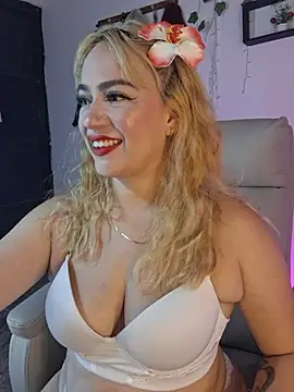Snapshot of Carolina_2403 chatting on June 2026 09:29:02 PM Carolina 2403 online show from June 2026 09:29:02 PM