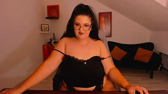 Snapshot of MariyaWill chatting on April 2026 08:37:02 PM MariyaWill online show from April 2026 08:37:02 PM