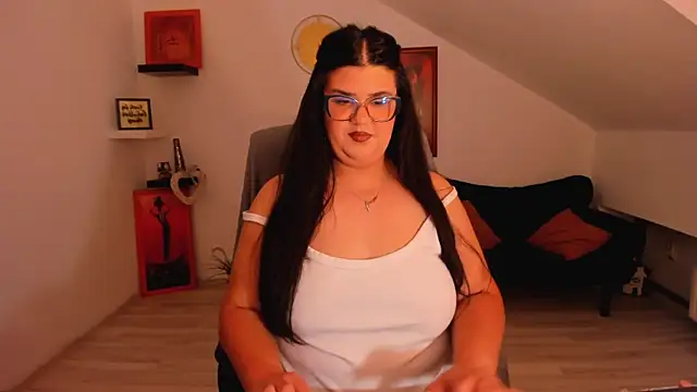 Snapshot of MariyaWill chatting on May 2026 09:00:01 PM MariyaWill online show from May 2026 09:00:01 PM