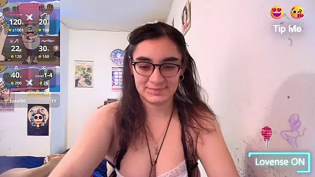 Snapshot of Ellaa_honey chatting on June 2026 06:21:02 PM Ellaa honey online show from June 2026 06:21:02 PM