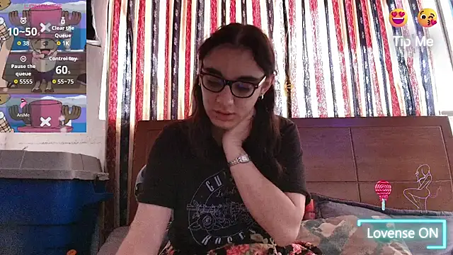 Snapshot of Ellaa_honey chatting on June 2026 01:37:01 PM Ellaa honey online show from June 2026 01:37:01 PM