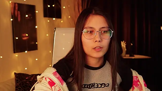 Snapshot of ElisonAvergarden chatting on April 2026 03:13:01 PM ElisonAvergarden online show from April 2026 03:13:01 PM