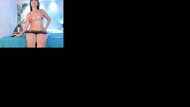 Snapshot of ZoeBlanc chatting on May 2026 03:12:02 AM ZoeBlanc online show from May 2026 03:12:02 AM