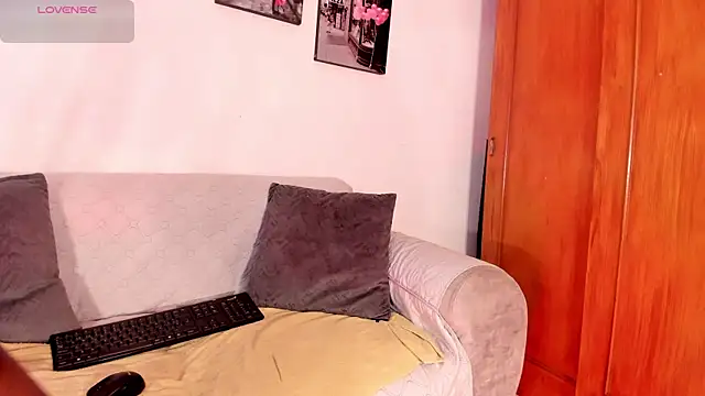 Snapshot of Kaarol_w10 chatting on April 2026 12:49:01 PM Kaarol w10 online show from April 2026 12:49:01 PM