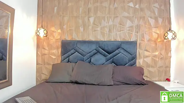 Debora Blaze  online show from April 2026 10:07:01 PM