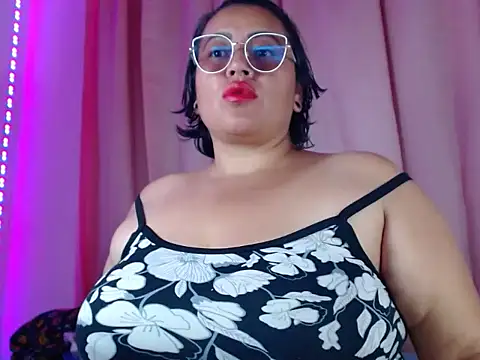 vibeSex1 online show from April 2026 07:11:01 PM
