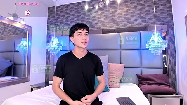 Snapshot of Taylor_Brooks chatting on April 2026 08:11:01 PM Taylor Brooks online show from April 2026 08:11:01 PM