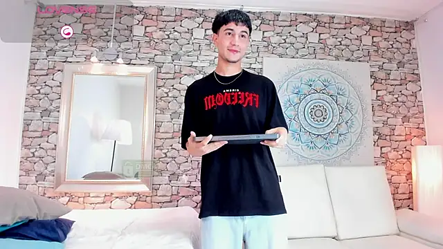 Snapshot of Taylor_Brooks chatting on May 2026 07:33:01 PM Taylor Brooks online show from May 2026 07:33:01 PM
