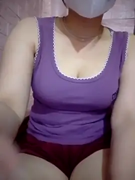 Snapshot of Mi-Naney chatting on May 2026 04:50:01 AM Mi-Naney online show from May 2026 04:50:01 AM