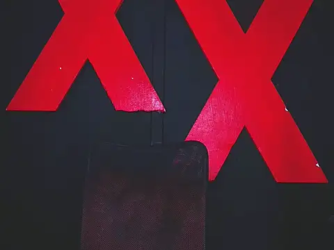 Snapshot of AlanFox1 chatting on April 2026 01:30:01 PM AlanFox1 online show from April 2026 01:30:01 PM