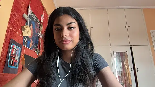 JenniRoutt online show from April 2026 02:14:01 PM