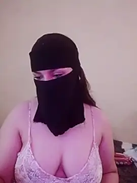 Queen Lola online show from June 2026 03:44:01 PM