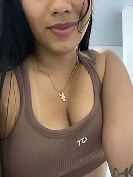 Snapshot of liaa_swan chatting on June 2026 12:56:02 AM liaa swan online show from June 2026 12:56:02 AM