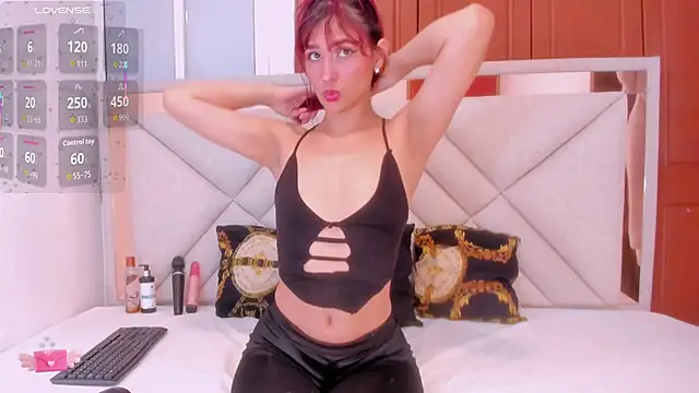 Snapshot of lili_blaze chatting on April 2026 12:54:01 PM lili blaze online show from April 2026 12:54:01 PM