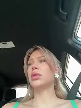 Snapshot of Girl-Mia chatting on April 2026 05:38:01 AM Girl-Mia online show from April 2026 05:38:01 AM