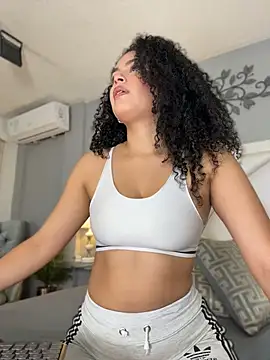 Snapshot of LuxyLux_ chatting on May 2026 06:26:02 PM LuxyLux online show from May 2026 06:26:02 PM