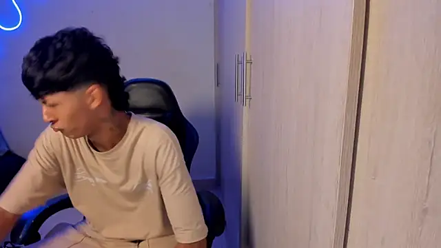 dante martinez online show from April 2026 10:32:01 PM