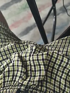 darkromeo99 online show from April 2026 06:00:02 AM