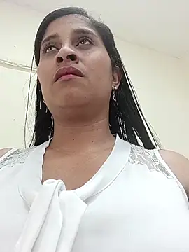 Snapshot of SofiaMendez1_ chatting on June 2026 06:00:02 PM SofiaMendez1 online show from June 2026 06:00:02 PM