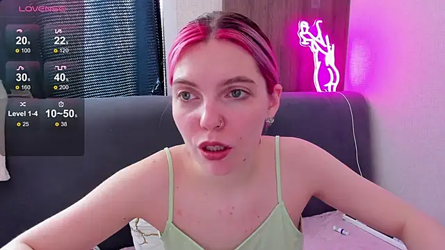 Snapshot of Marie_Reyess chatting on April 2026 04:14:02 AM Marie Reyess online show from April 2026 04:14:02 AM