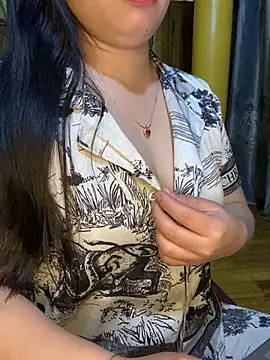 Mely2005 online show from April 2026 01:40:01 AM