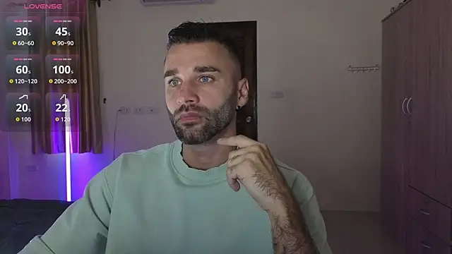 Snapshot of DaddySlava chatting on July 2026 05:17:01 AM DaddySlava online show from July 2026 05:17:01 AM
