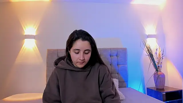 Elisa n Emma online show from May 2026 11:49:02 AM