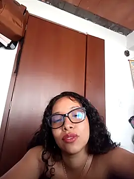 Wolfamara online show from April 2026 08:57:02 PM