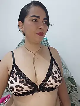 Emily Divi69 online show from June 2026 07:28:01 PM