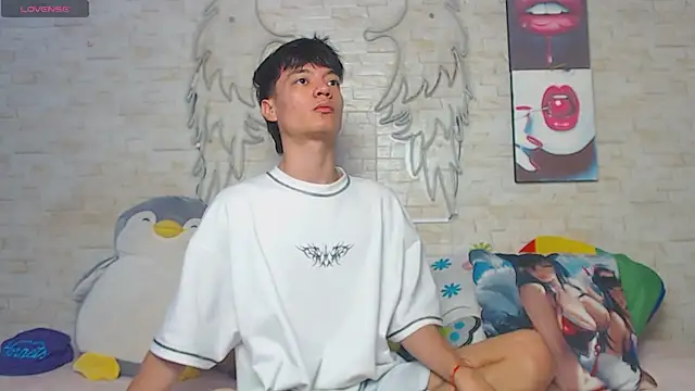 Alex latino  online show from April 2026 09:34:03 PM