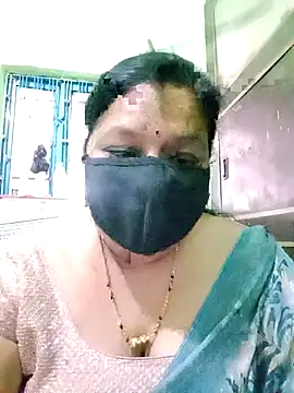 Snapshot of PINKI_024 chatting on April 2026 05:05:01 AM PINKI 024 online show from April 2026 05:05:01 AM