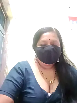 Snapshot of PINKI_024 chatting on April 2026 05:33:01 AM PINKI 024 online show from April 2026 05:33:01 AM