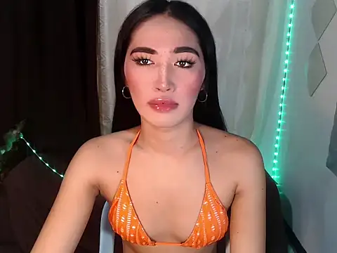 Snapshot of urasiankylie chatting on June 2026 06:01:01 PM urasiankylie online show from June 2026 06:01:01 PM