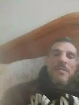 Guillelp online show from May 2026 11:44:01 PM