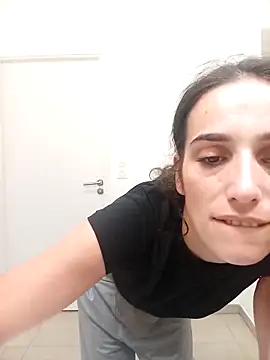 Lolaa92i online show from April 2026 12:59:02 AM