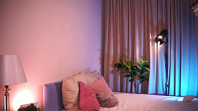 Naomi Hotter online show from May 2026 05:36:02 AM