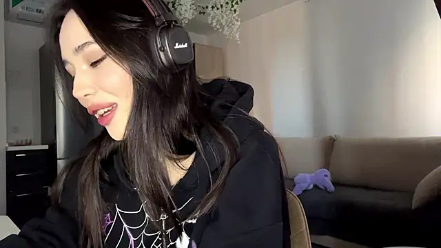 Snapshot of Elizabetswan chatting on April 2026 01:38:01 PM Elizabetswan online show from April 2026 01:38:01 PM