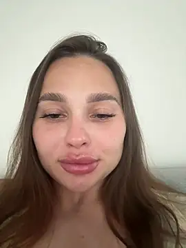 Snapshot of MonikaLoveXx chatting on June 2026 01:14:01 PM MonikaLoveXx online show from June 2026 01:14:01 PM
