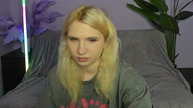 Kitty Blondie online show from April 2026 02:22:02 AM