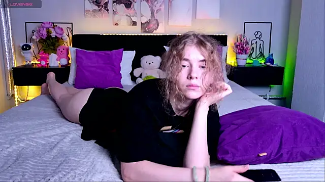 Girl Next Door 18 online show from June 2026 07:52:02 PM