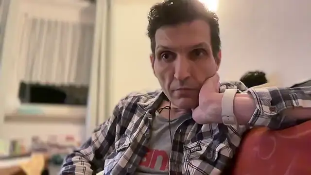 Snapshot of Dermart chatting on April 2026 11:35:01 PM Dermart online show from April 2026 11:35:01 PM