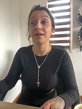 Isabella varella- online show from May 2026 01:39:01 PM